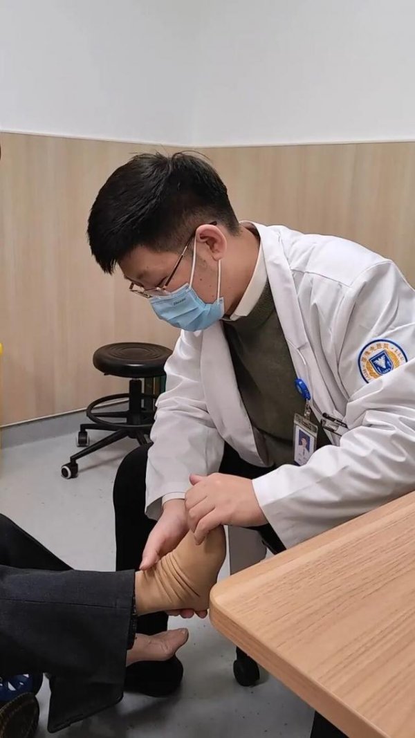 长春博时配资 硬撑的骨头